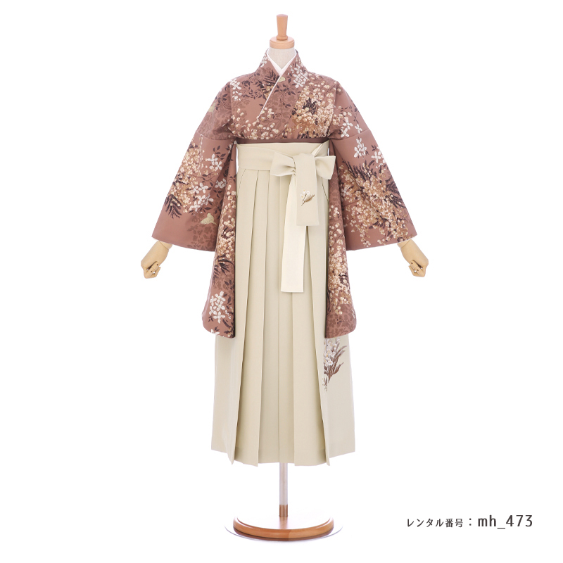 袴を着たモデル画像