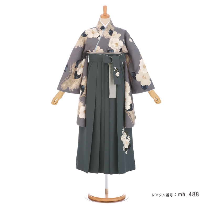 袴を着たモデル画像